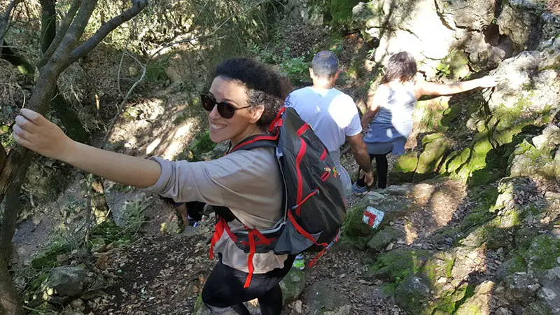 נחל יגור סימון אדום לבן