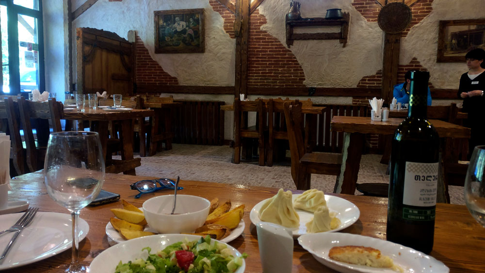 מסעדה גאורגית old city בבורג'ומי