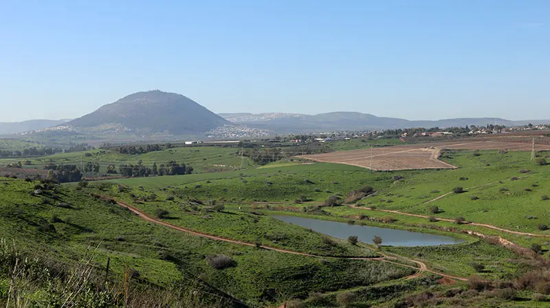 נוף לתל רכש מהמסלול של נחל תבור