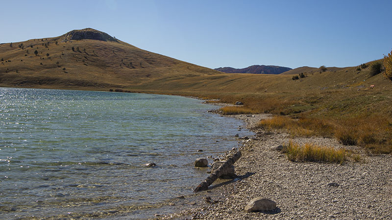 שני אגמים ליד דורמיטור