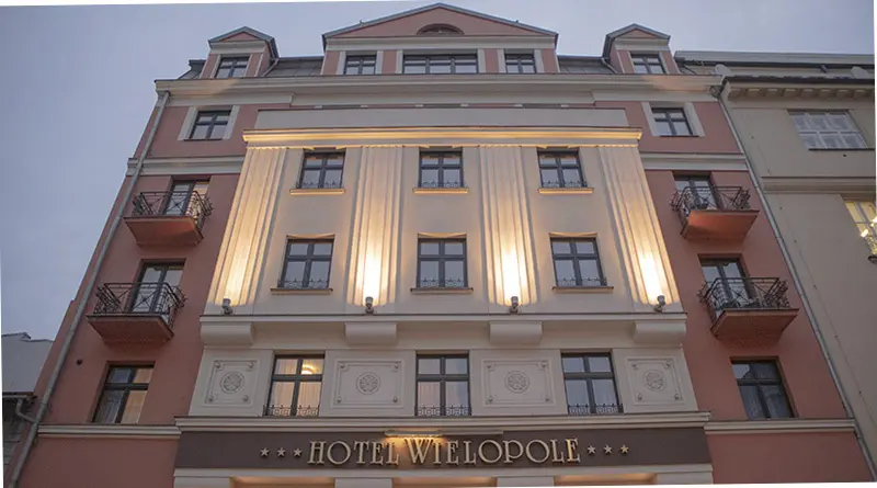 חזית של מלון מומלץ בקרקוב