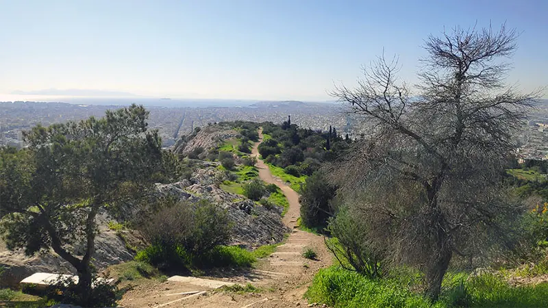 אתונה גבעה פילופאפוס צד של הים