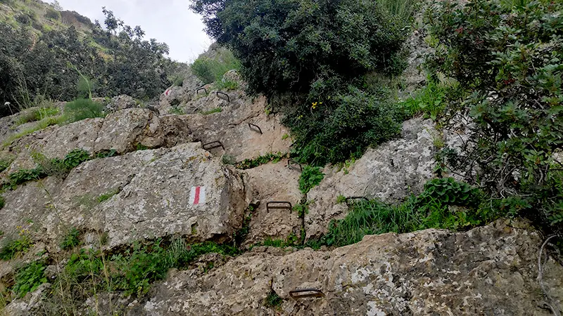 יתדות במסלול העמק הנעלם בגלבוע