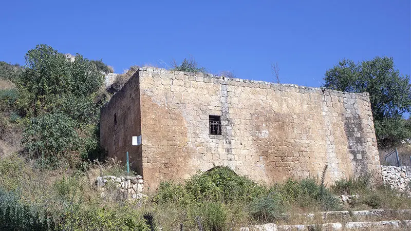 טחנת קמח עתיקה בנחל צלמון