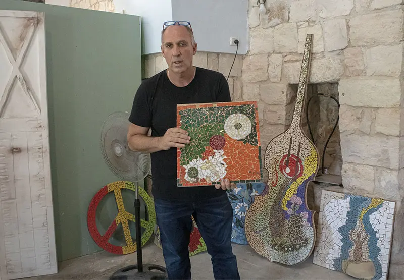 חליל אמן פסיפס במעיליא