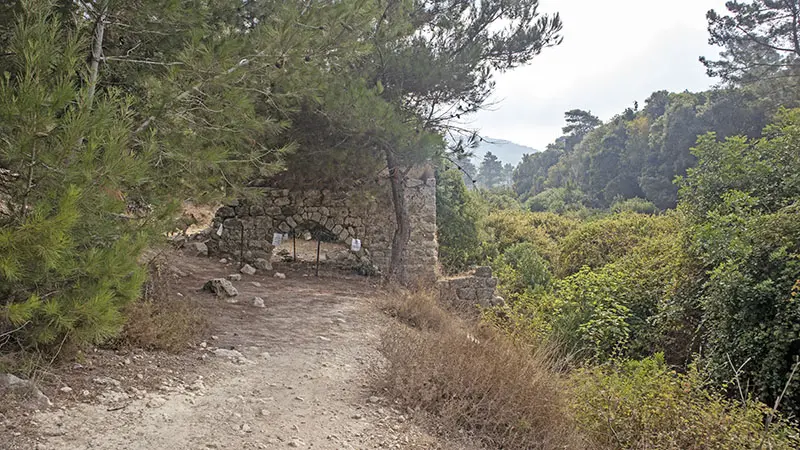 טחנת קמח עתיקה בנחל אורן