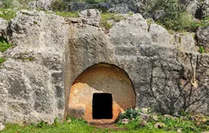 מערת קבורה חרבת חרמש