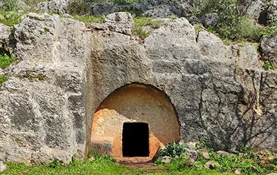 מערת קבורה חרבת חרמש