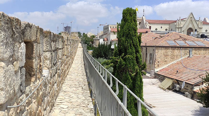 הטיילת המערבית של חומות העיר העתיקה