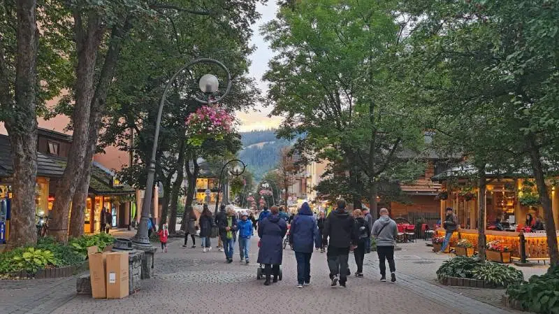 רחוב Krupowki Street זקופנה