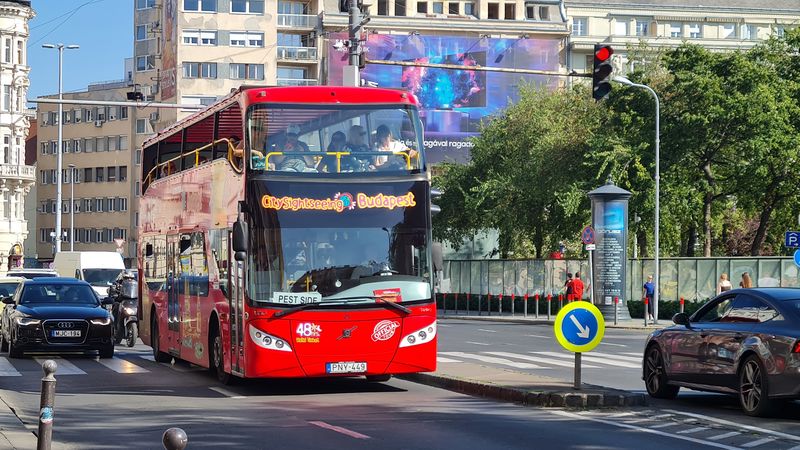 אוטובוס התיירים של בודפשט