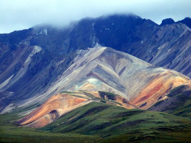 חול צבעוני, אלסקה