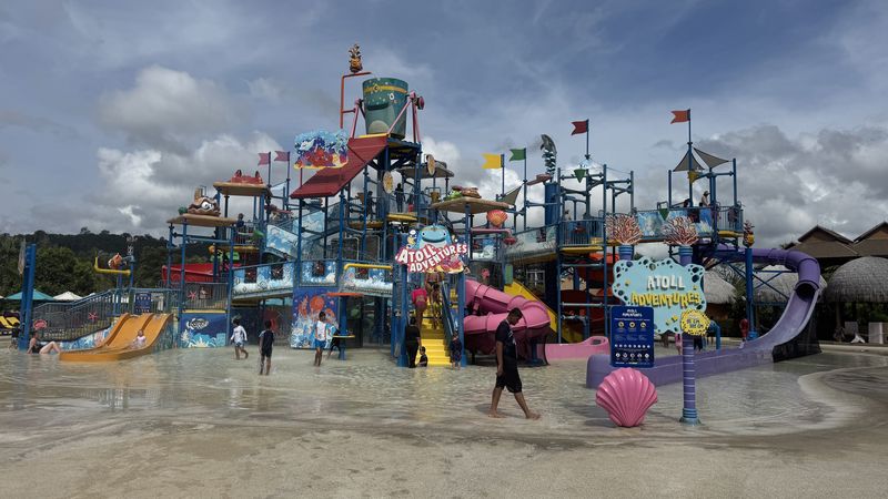 פארק המים הגדול בפוקט מתחם ילדים